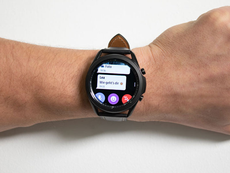 Die Samsung Galaxy 3 Smartwatch mit WhatsApp-Funktion im Test